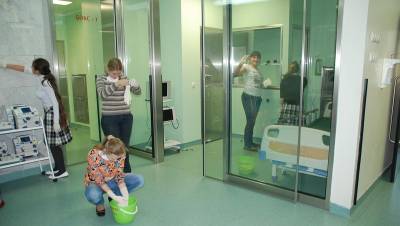 Трудовой десант в детскую клинику